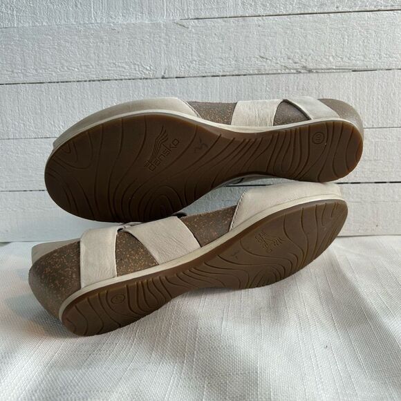 Dansko Vera Wedge Sandal 40 Oyster Cream Nubuck Leather Peep Toe - Picture 5 of 8